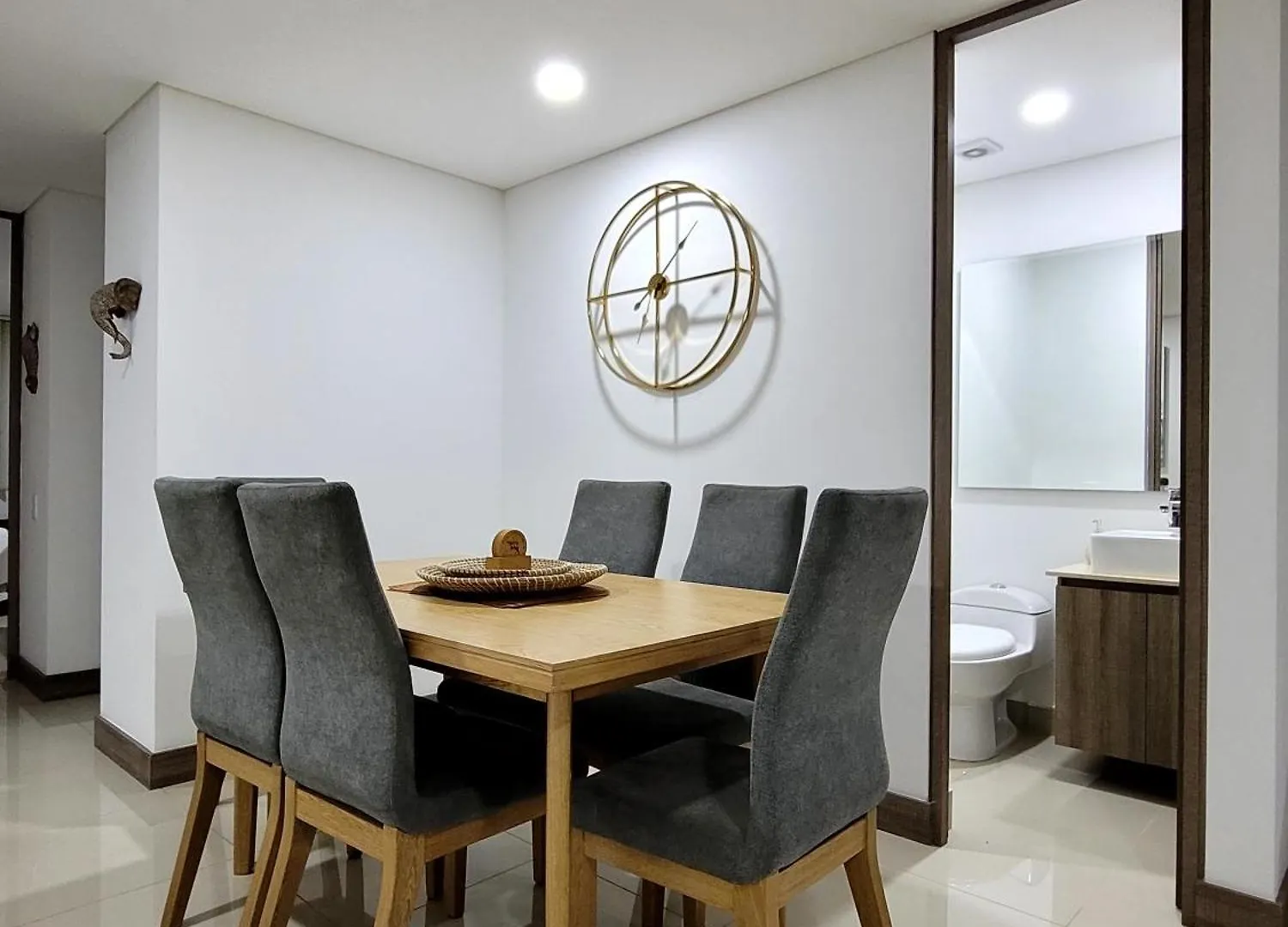 New Luxury 3 Bedroom Apartment In Great Area. Medellín