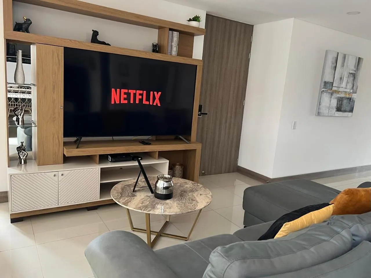 New Luxury 3 Bedroom Apartment In Great Area. Medellín