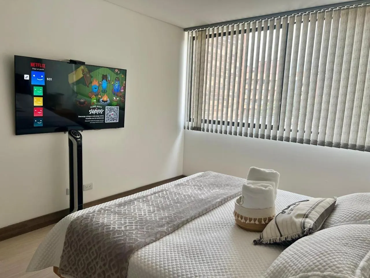 New Luxury 3 Bedroom Apartment In Great Area. Medellín 0*,  Kolumbia